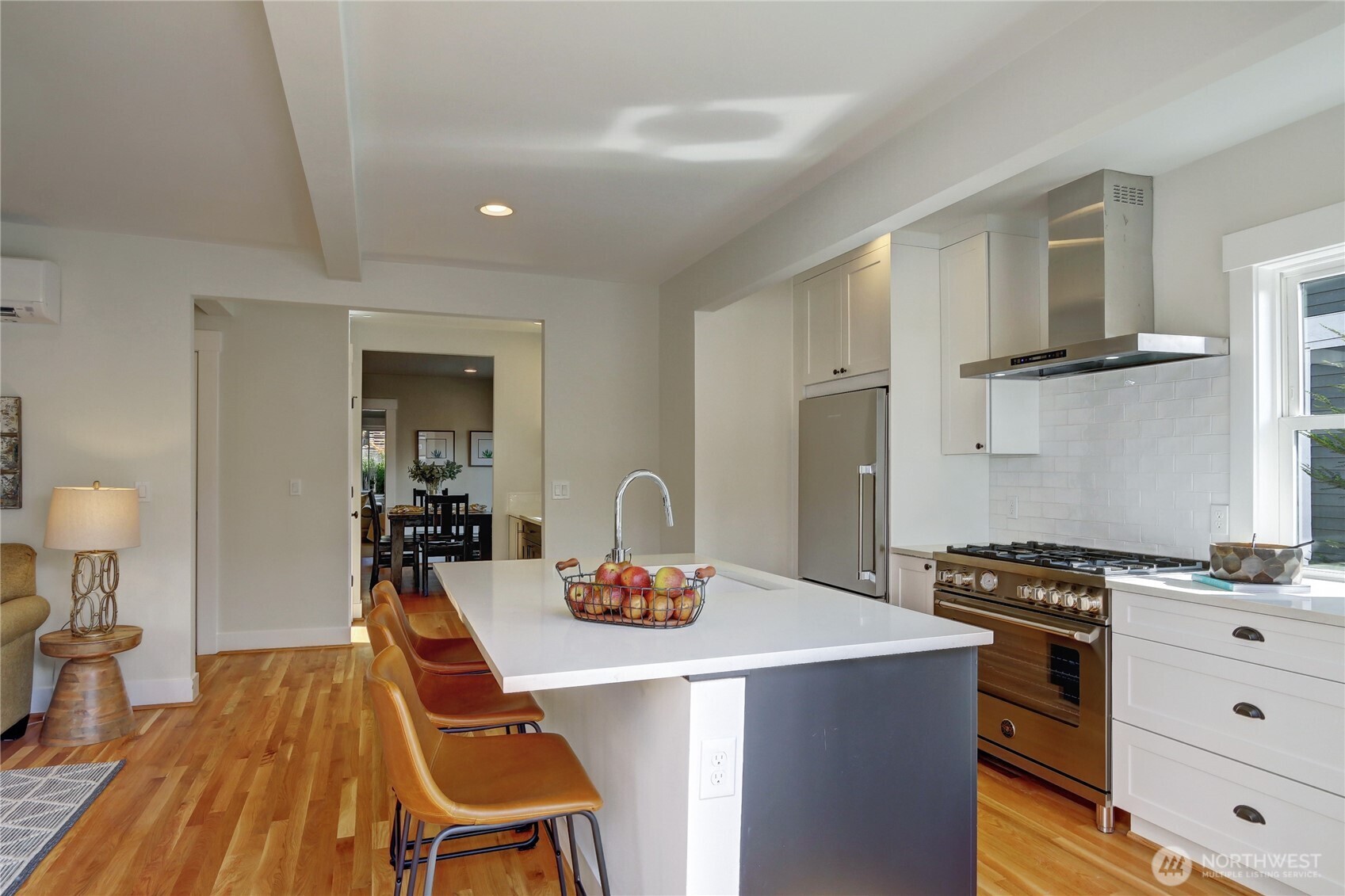 1611 10th Avenue W #1, Seattle, WA 98119