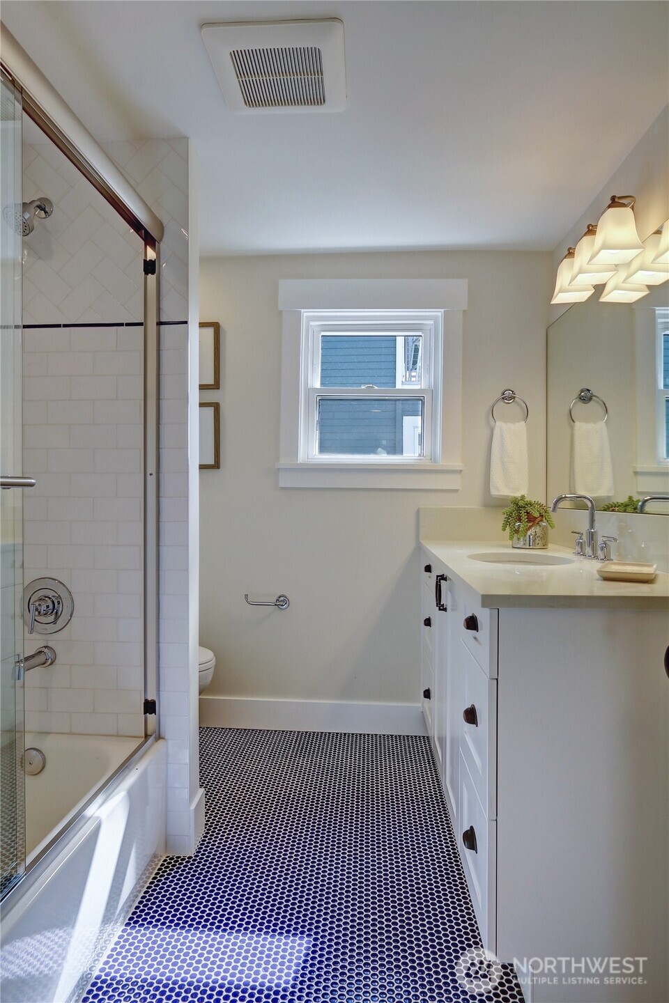 1611 10th Avenue W #1, Seattle, WA 98119