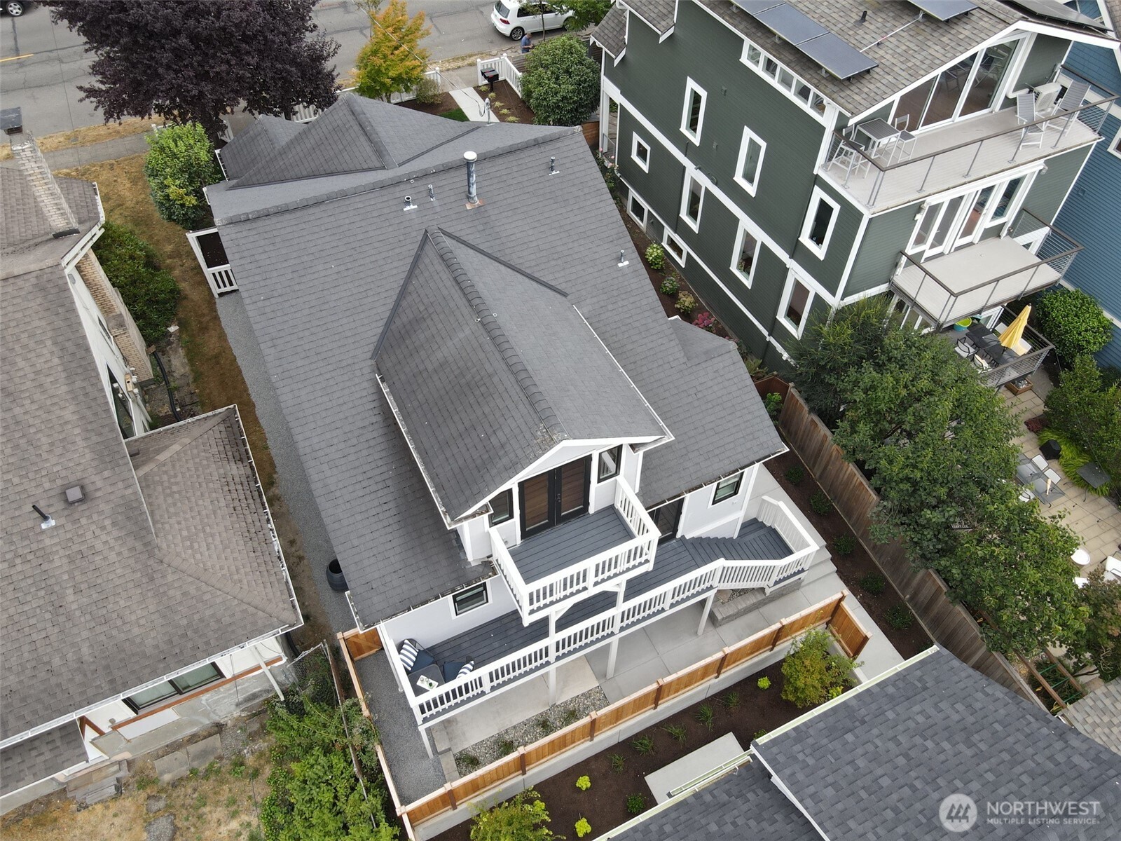 1611 10th Avenue W #1, Seattle, WA 98119