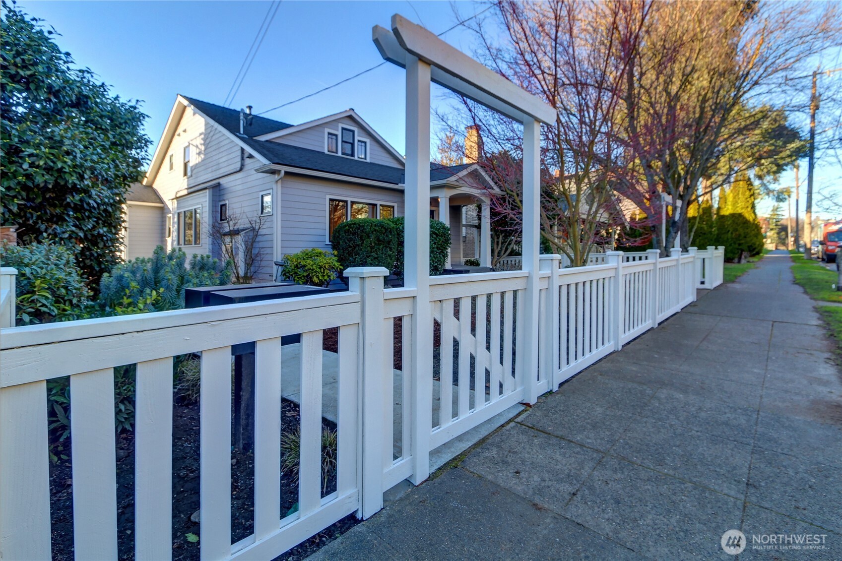 1611 10th Avenue W #1, Seattle, WA 98119