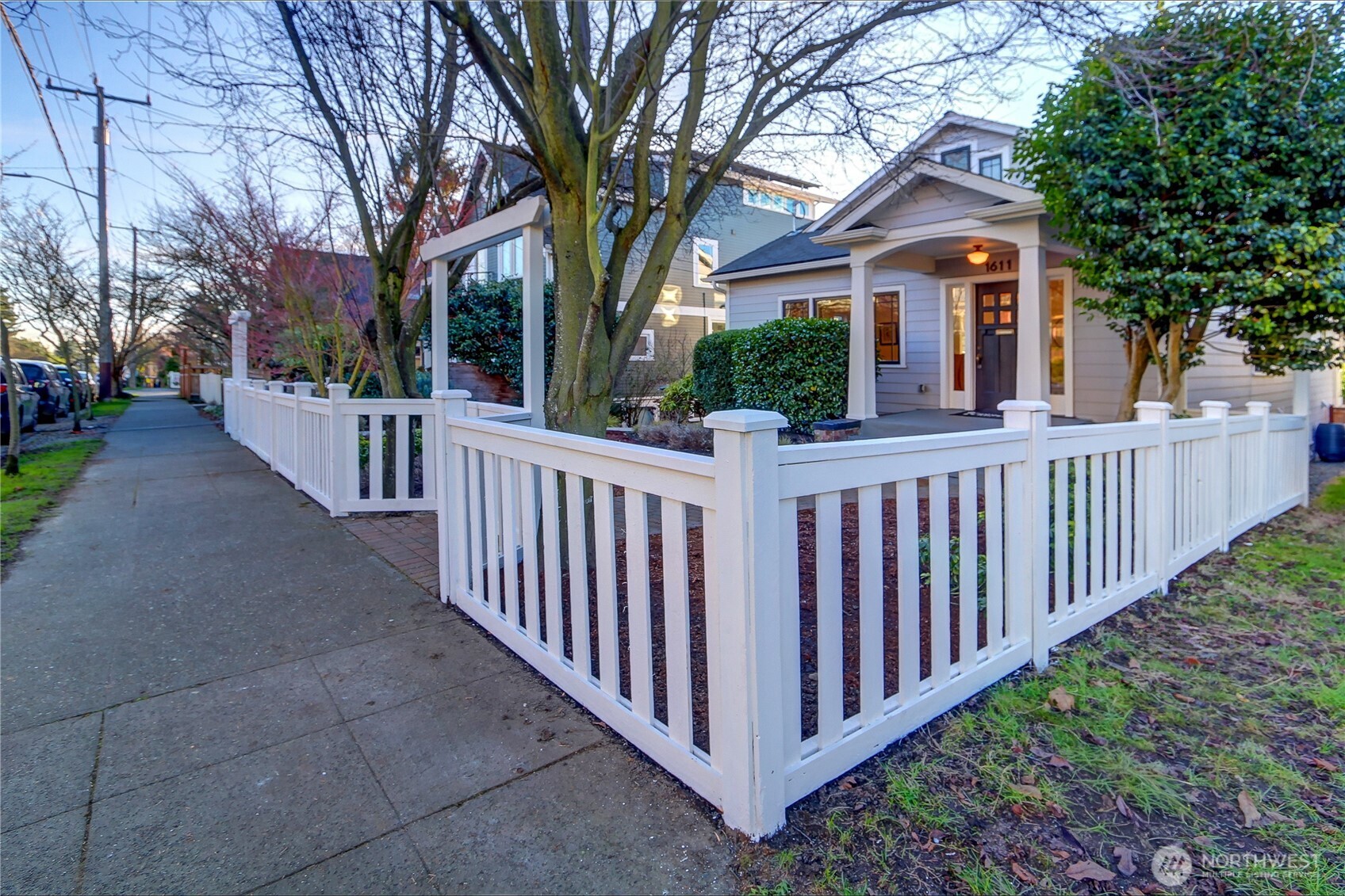 1611 10th Avenue W #1, Seattle, WA 98119