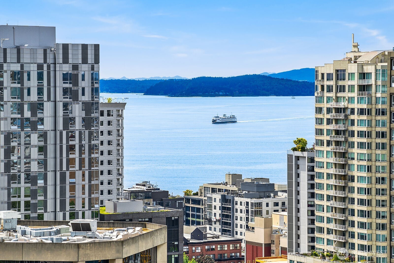 583 Battery Street #2205N, Seattle, WA 98121