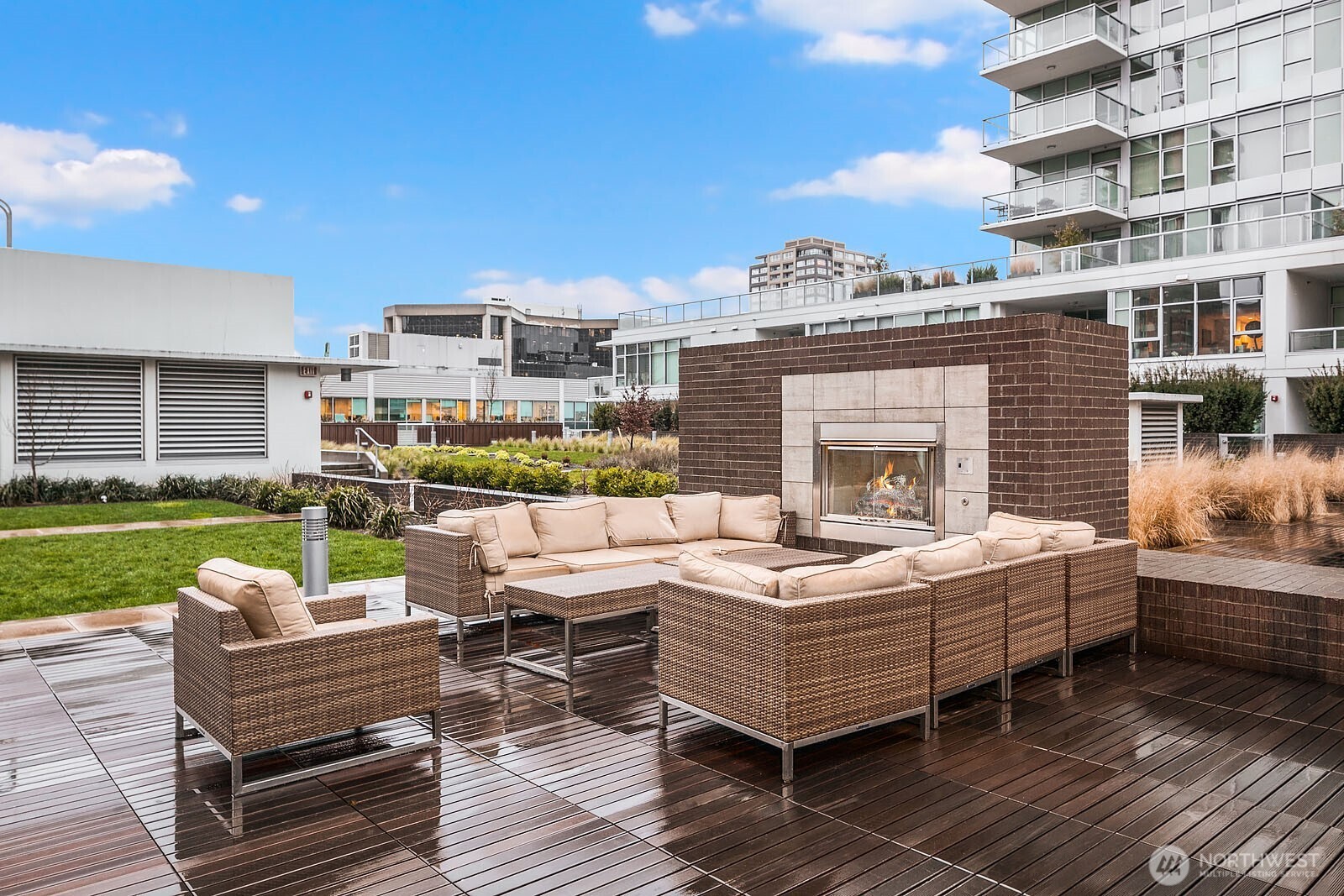 583 Battery Street #2205N, Seattle, WA 98121