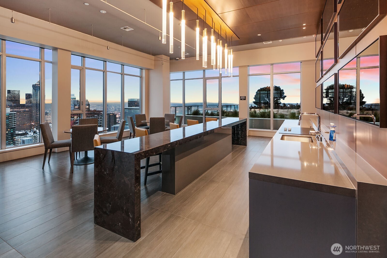 583 Battery Street #2205N, Seattle, WA 98121