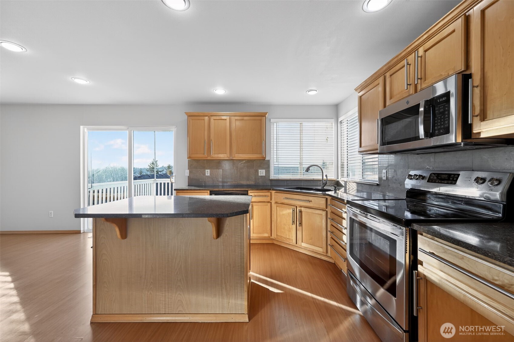 2103 NE 6th Cir , Renton, WA 98056