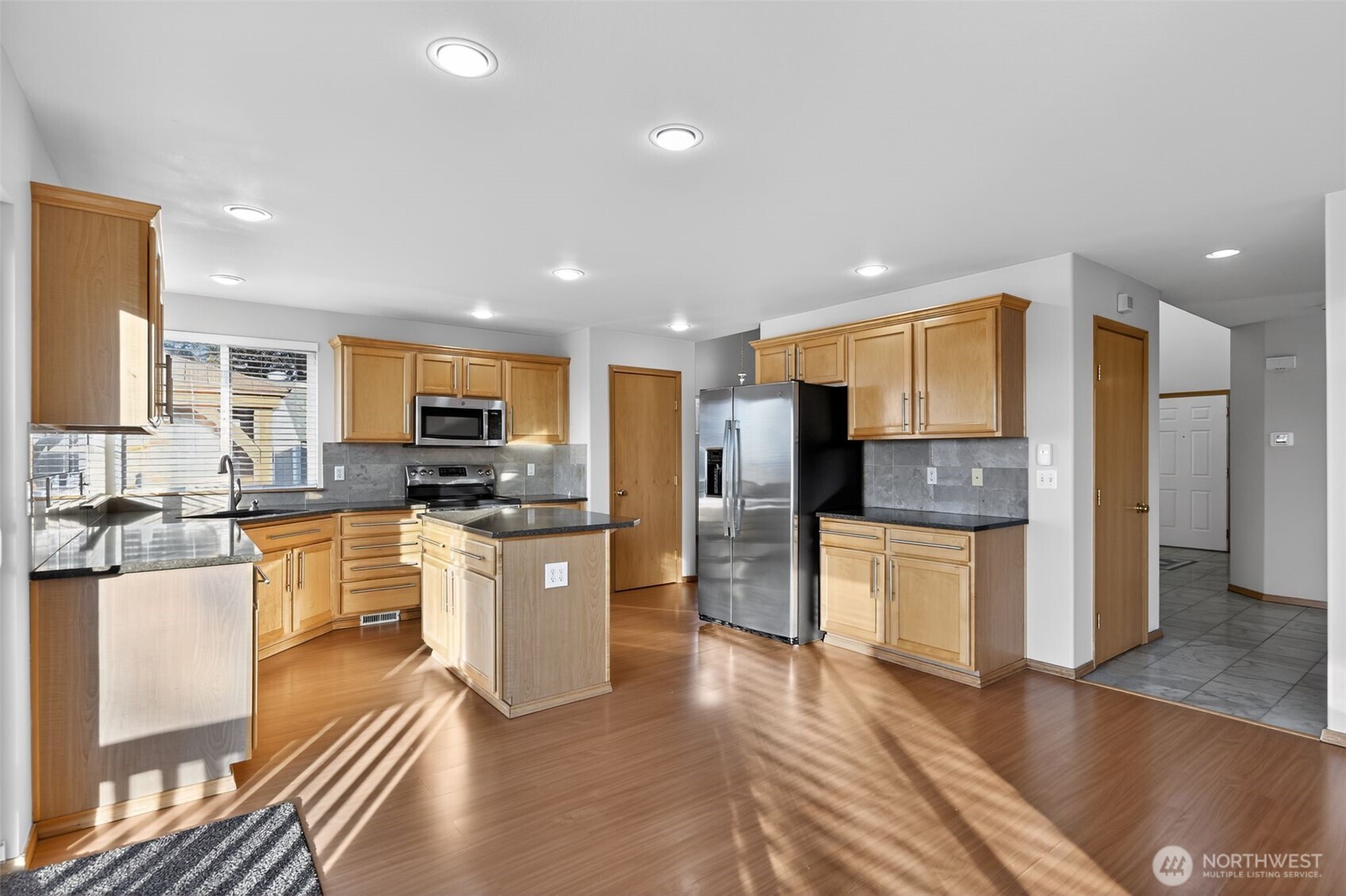 2103 NE 6th Cir , Renton, WA 98056