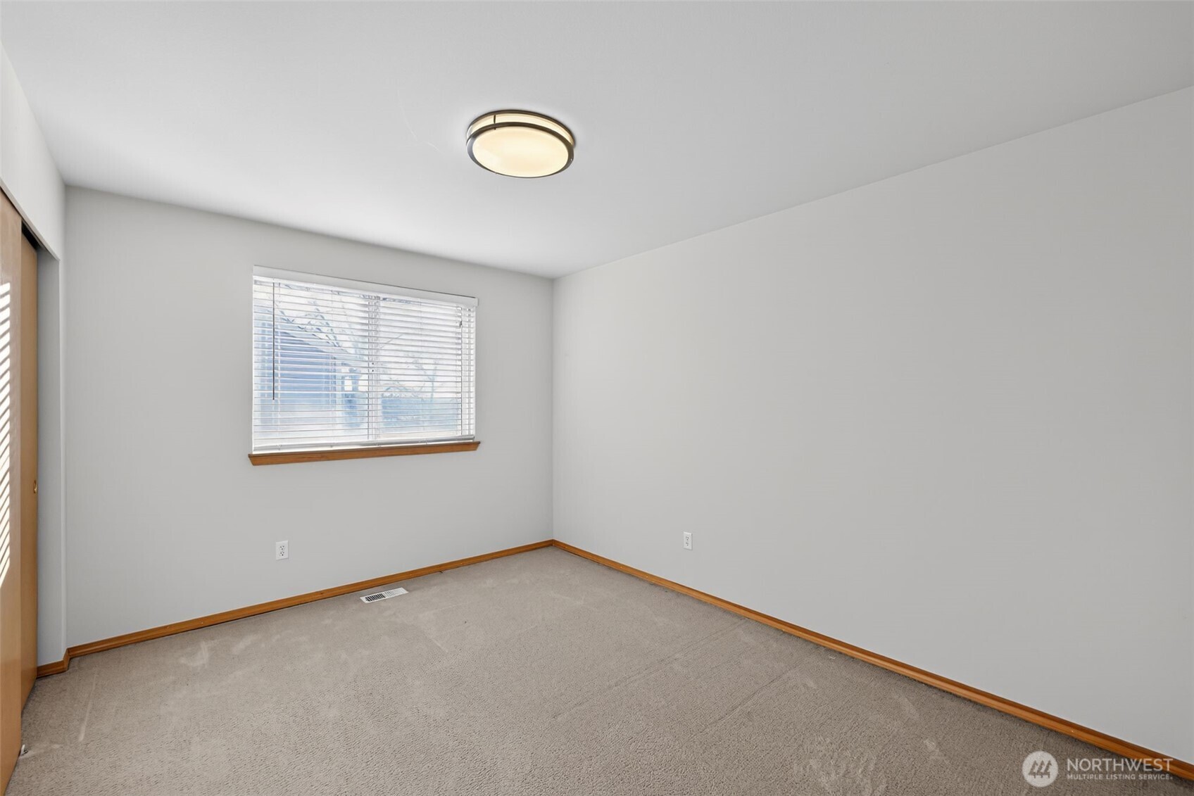 2103 NE 6th Cir , Renton, WA 98056