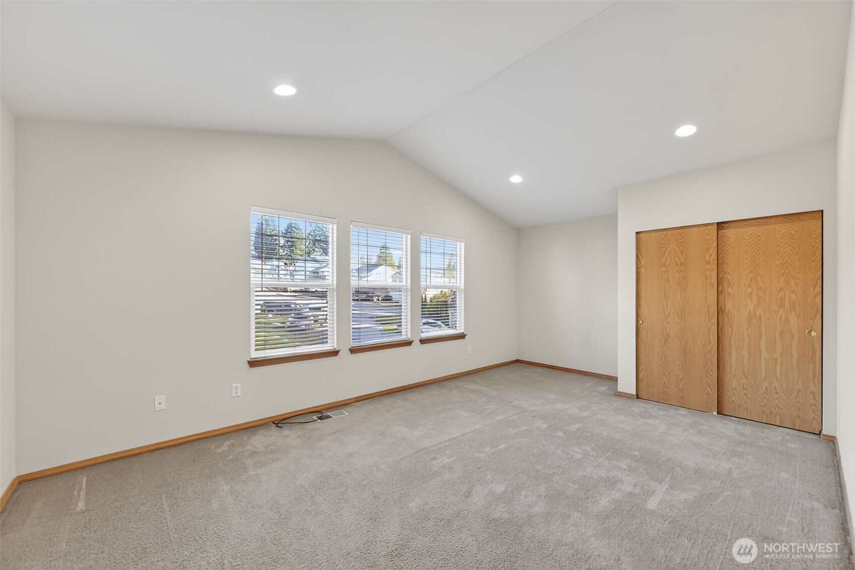 2103 NE 6th Cir , Renton, WA 98056