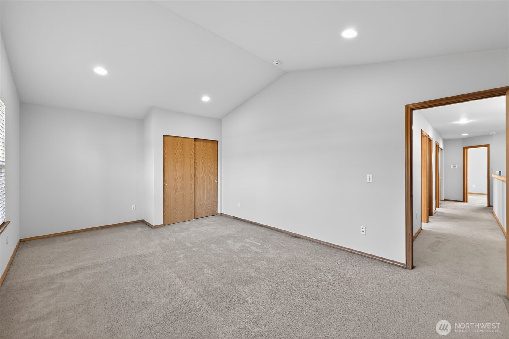 2103 NE 6th Cir , Renton, WA 98056