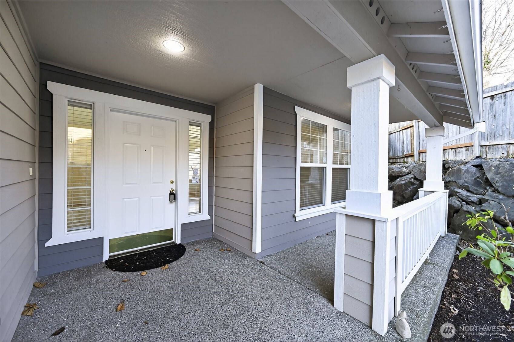 2103 NE 6th Cir , Renton, WA 98056