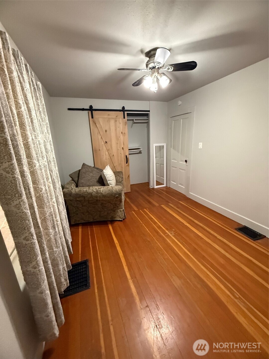 321 E Oak Street , Walla Walla, WA 99362