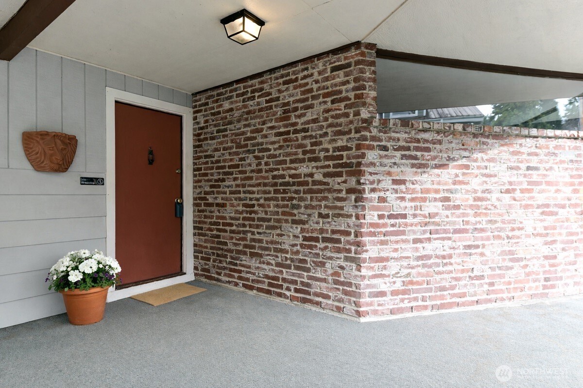 16107 81st Place NE, Kenmore, WA 98028