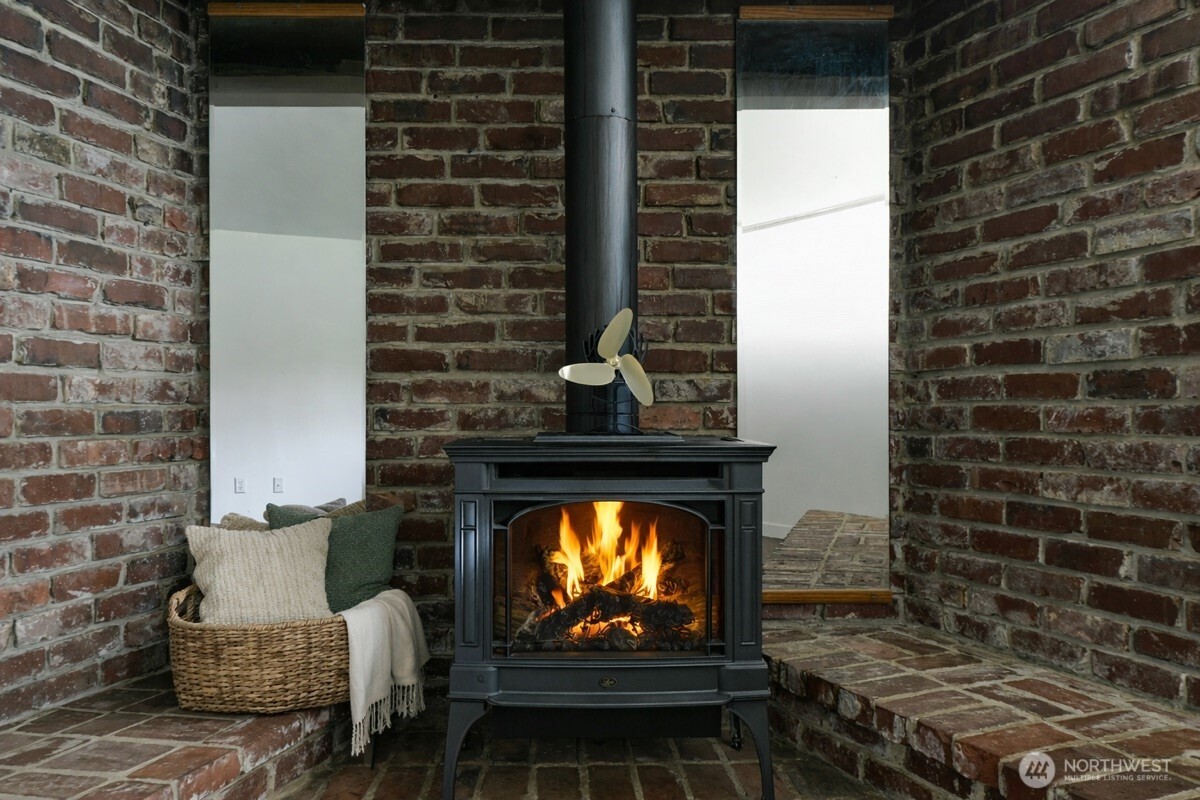 16107 81st Place NE, Kenmore, WA 98028