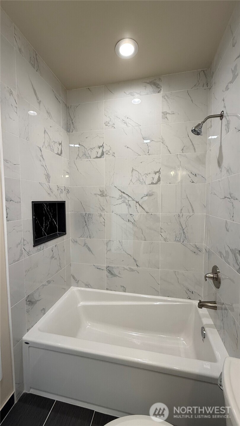 9025 38th Avenue S, Seattle, WA 98118