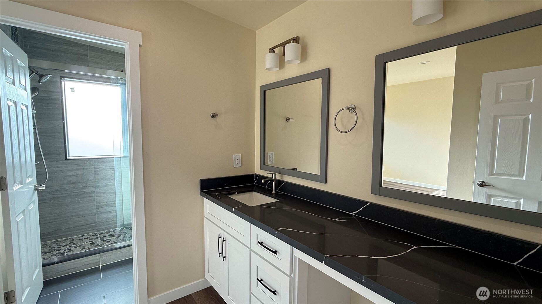 9025 38th Avenue S, Seattle, WA 98118