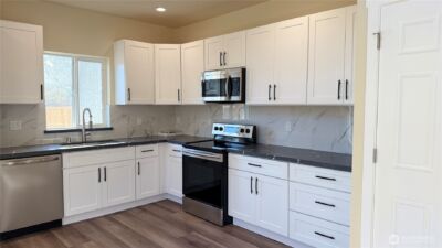 9025 38th Avenue S, Seattle, WA 98118 - Photo 6