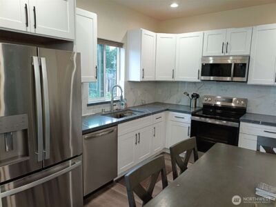 9025 38th Avenue S, Seattle, WA 98118 - Photo 7