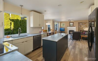 15012 SE 279th Place , Kent, WA 98042 - Photo 4