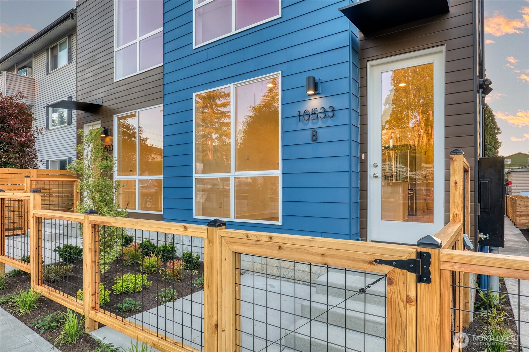 10533 B Stone Avenue N, Seattle, WA 98133