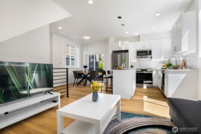 10533 B Stone Avenue N, Seattle, WA 98133 - Photo 8