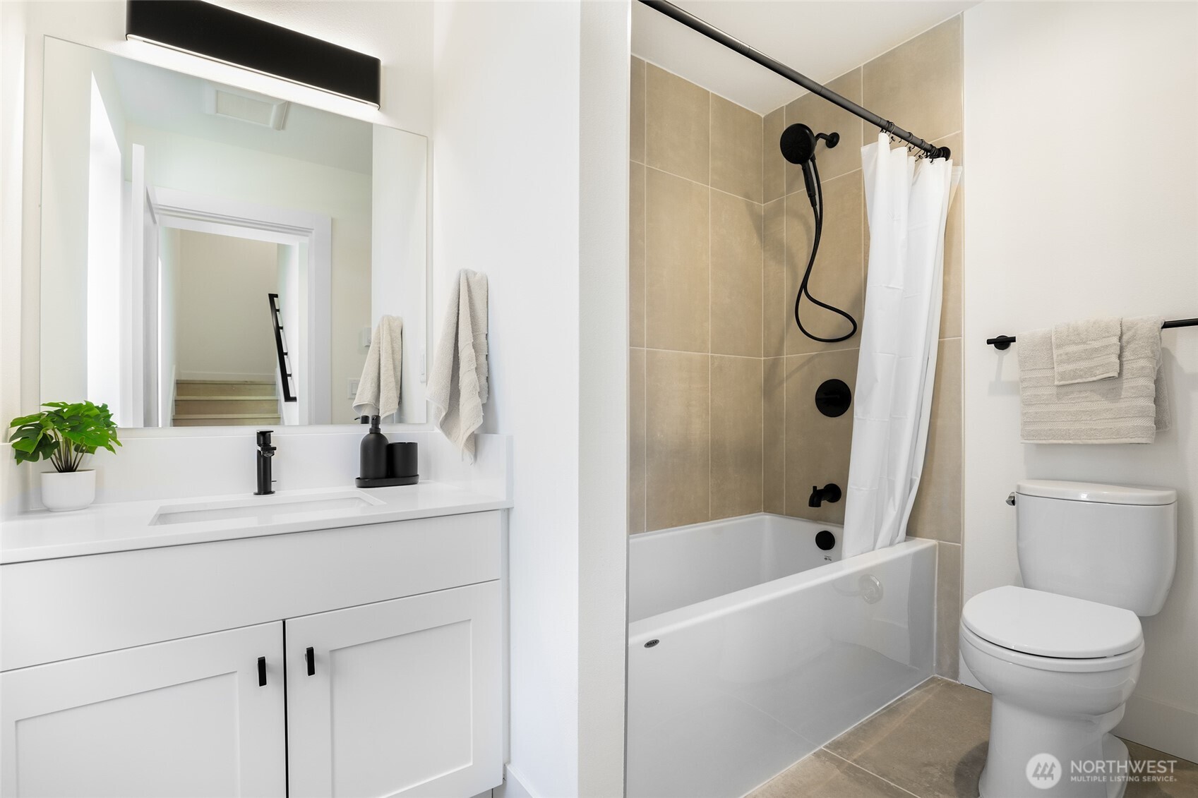 10533 B Stone Avenue N, Seattle, WA 98133