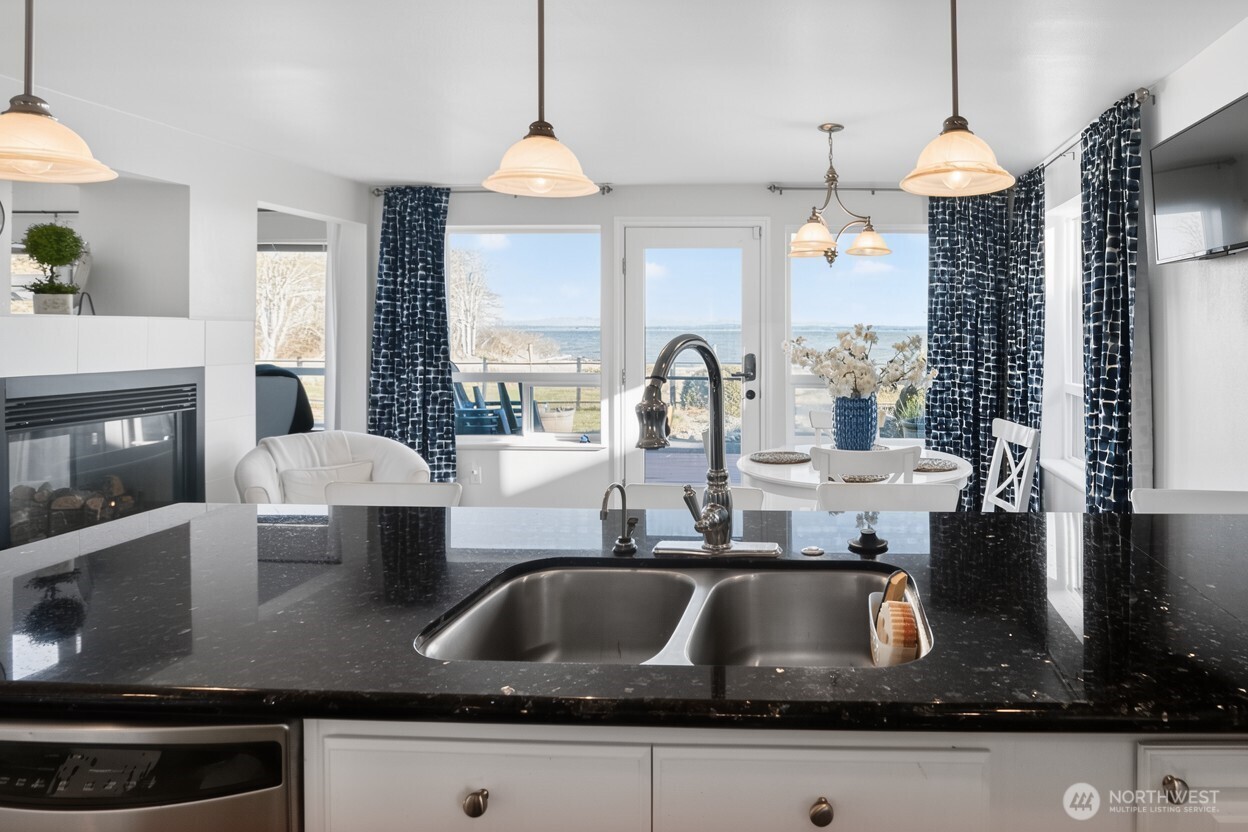 120 Sunrise Avenue SE, Ocean Shores, WA 98569