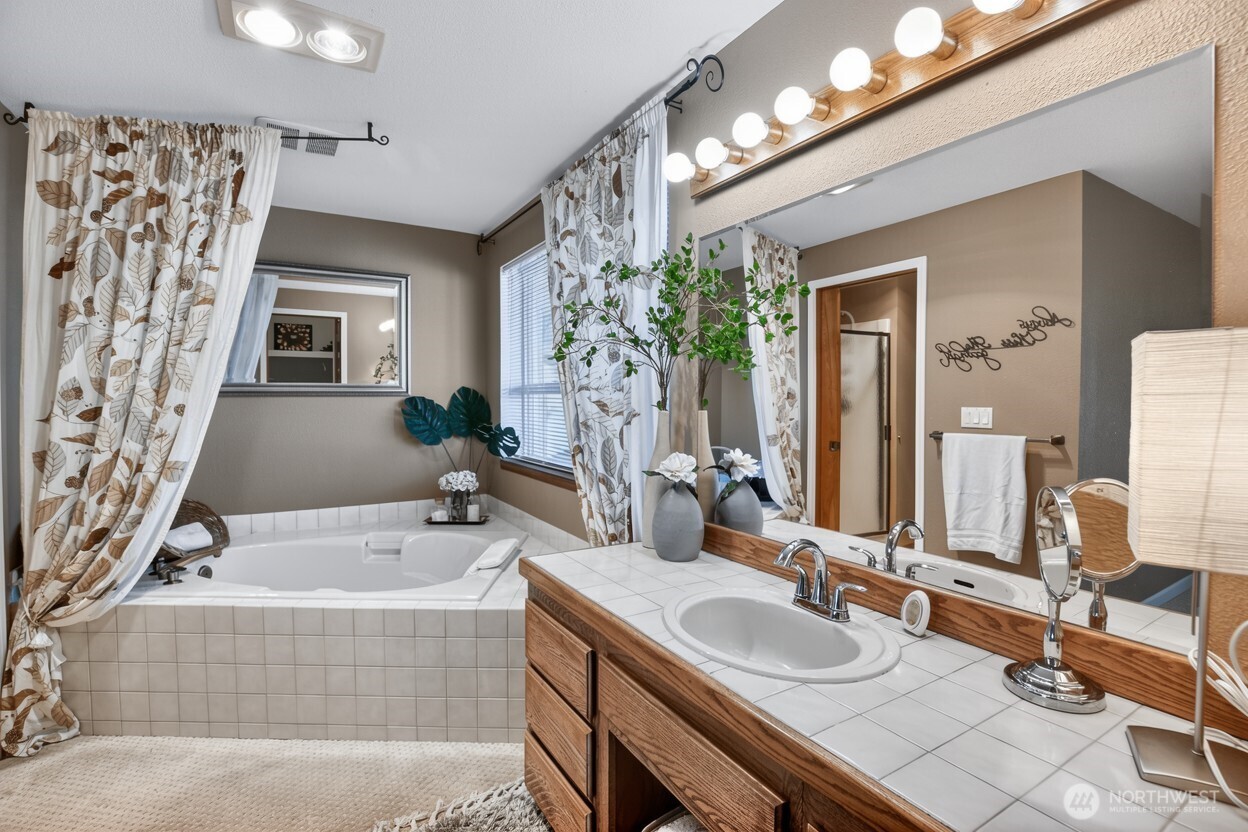 120 Sunrise Avenue SE, Ocean Shores, WA 98569