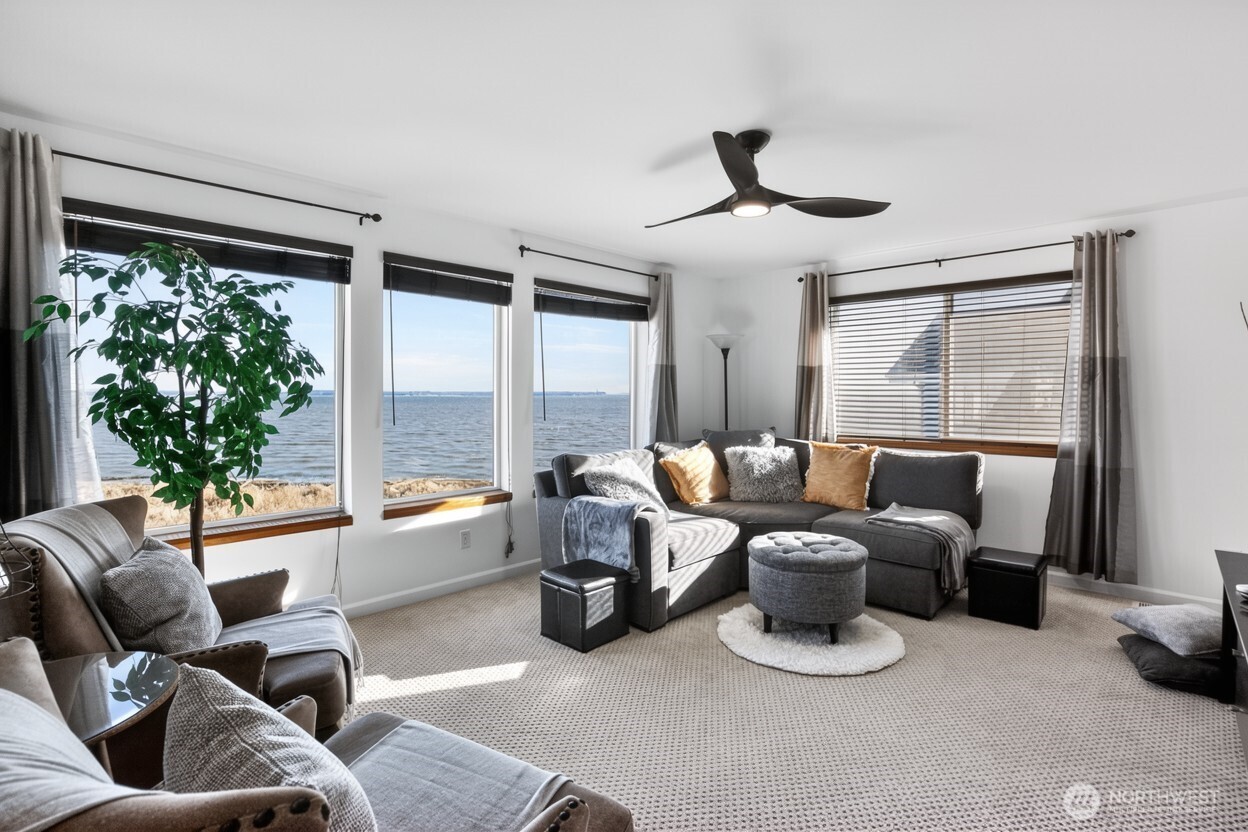 120 Sunrise Avenue SE, Ocean Shores, WA 98569