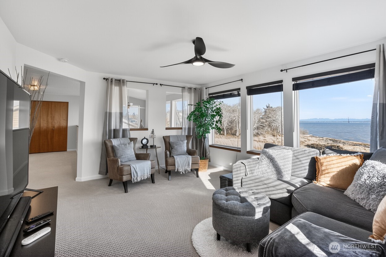 120 Sunrise Avenue SE, Ocean Shores, WA 98569