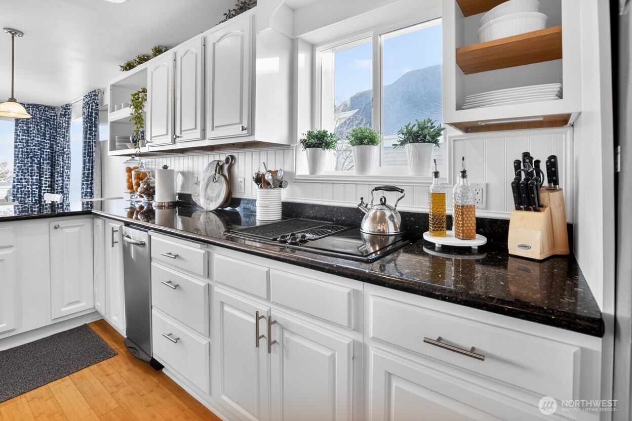 120 Sunrise Avenue SE, Ocean Shores, WA 98569