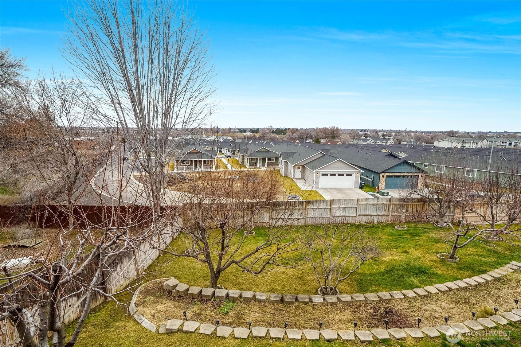 950 S Garden Drive , Moses Lake, WA 98837