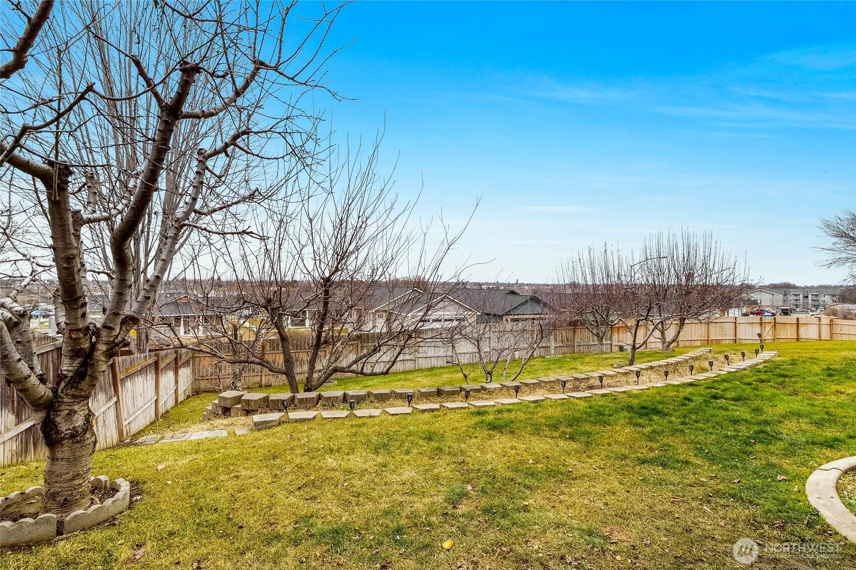 950 S Garden Drive , Moses Lake, WA 98837