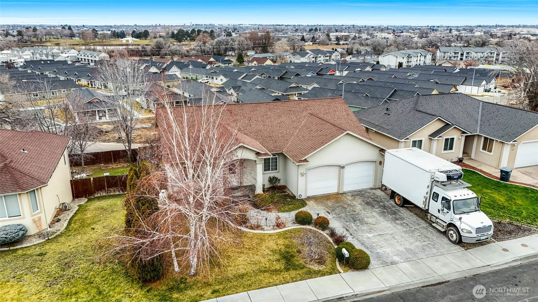 950 S Garden Drive , Moses Lake, WA 98837