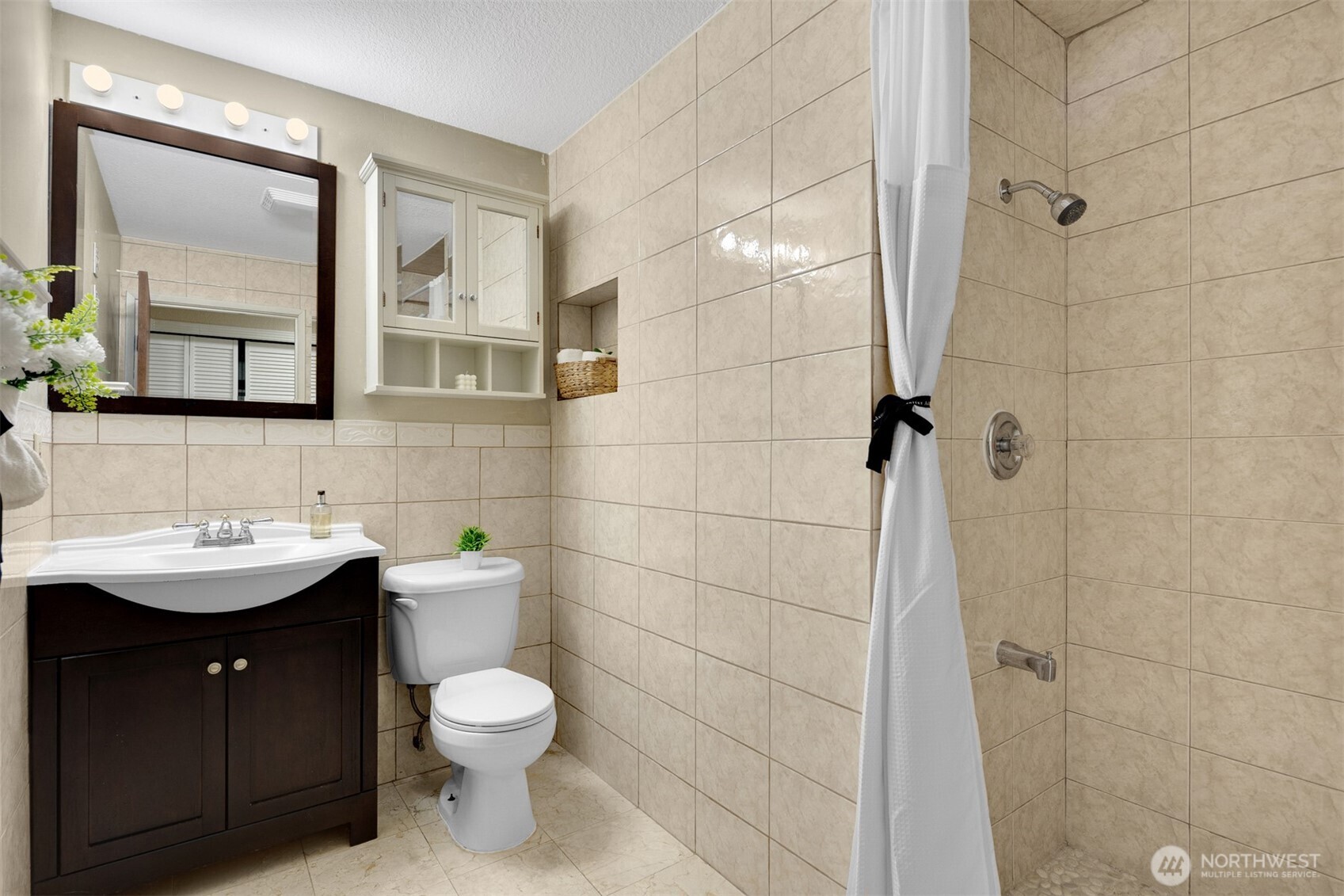 3024 NE 143rd Street #103, Seattle, WA 98125