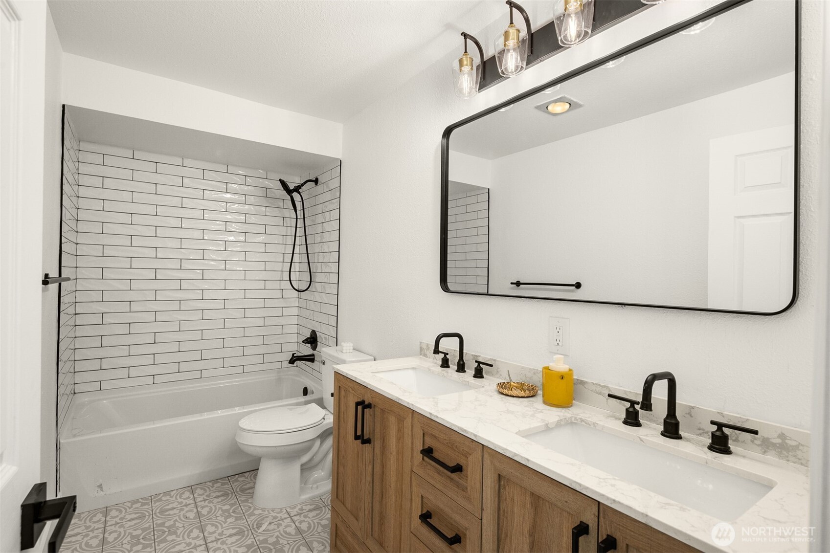 14527 NE 40th Street #G104, Bellevue, WA 98007