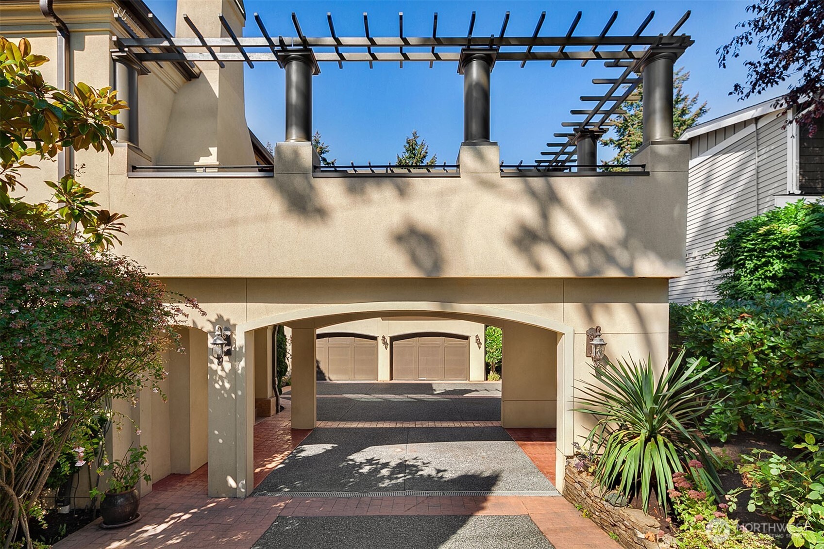 802 16th Avenue W, Kirkland, WA 98033