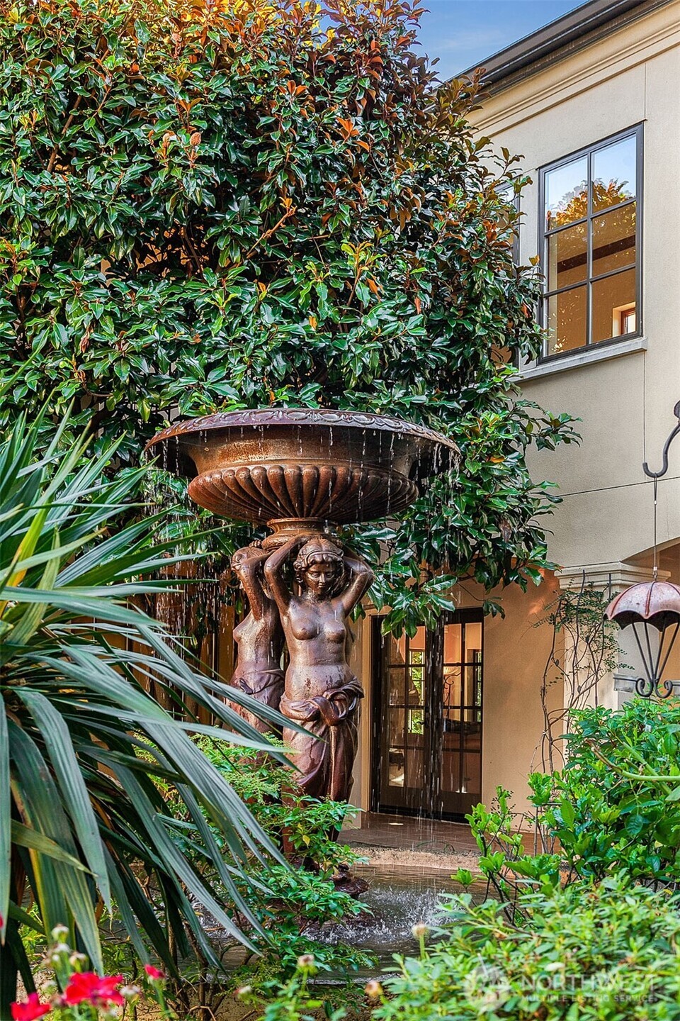 802 16th Avenue W, Kirkland, WA 98033