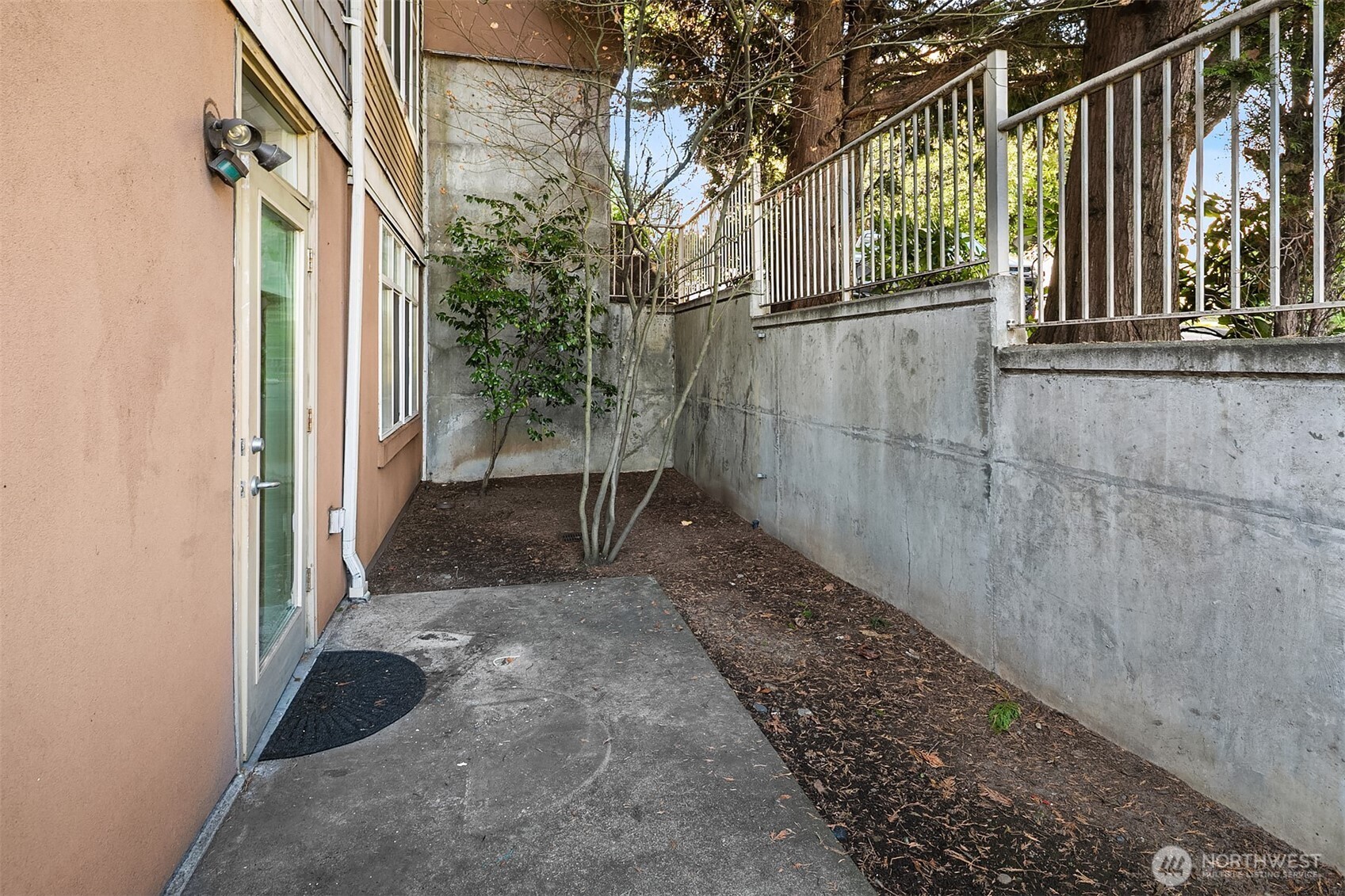 611 Highland Drive #101, Seattle, WA 98109