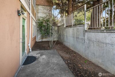 611 Highland Drive #101, Seattle, WA 98109 - Photo 16