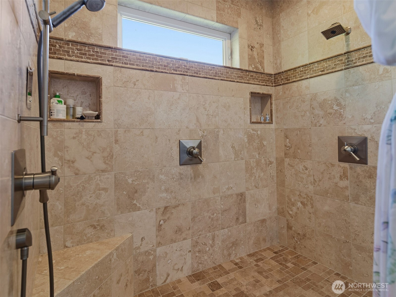 1330 Insel Road , Woodland, WA 98674