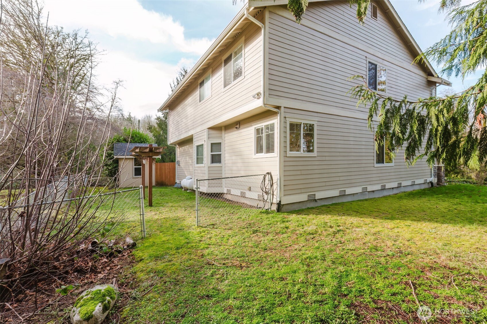 1568 Puget Drive E, Port Orchard, WA 98366