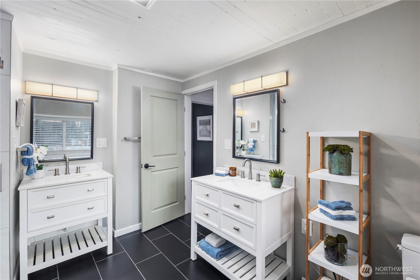 612 Park Avenue , Mukilteo, WA 98275-1920