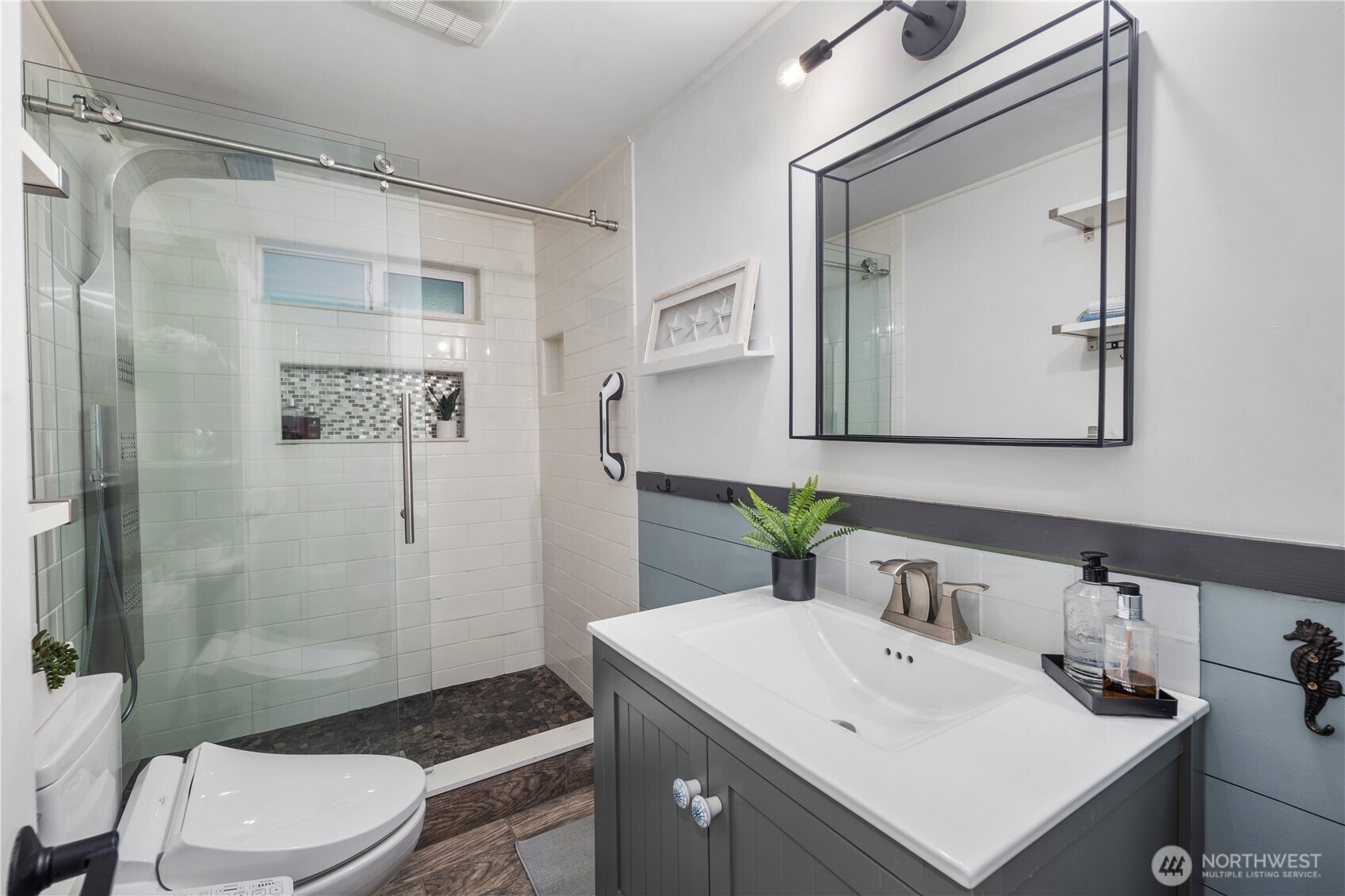 612 Park Avenue , Mukilteo, WA 98275-1920