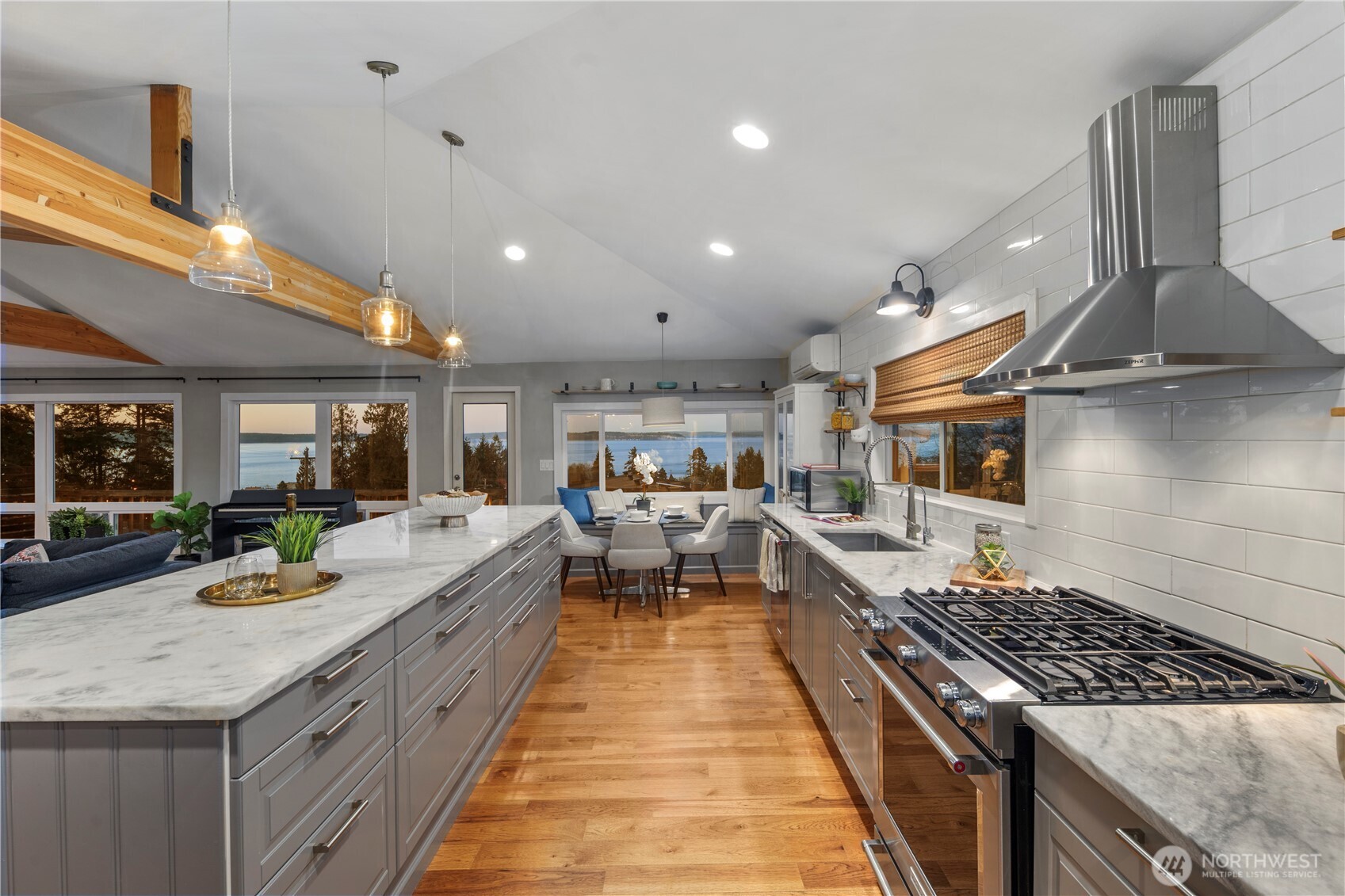 612 Park Avenue , Mukilteo, WA 98275-1920