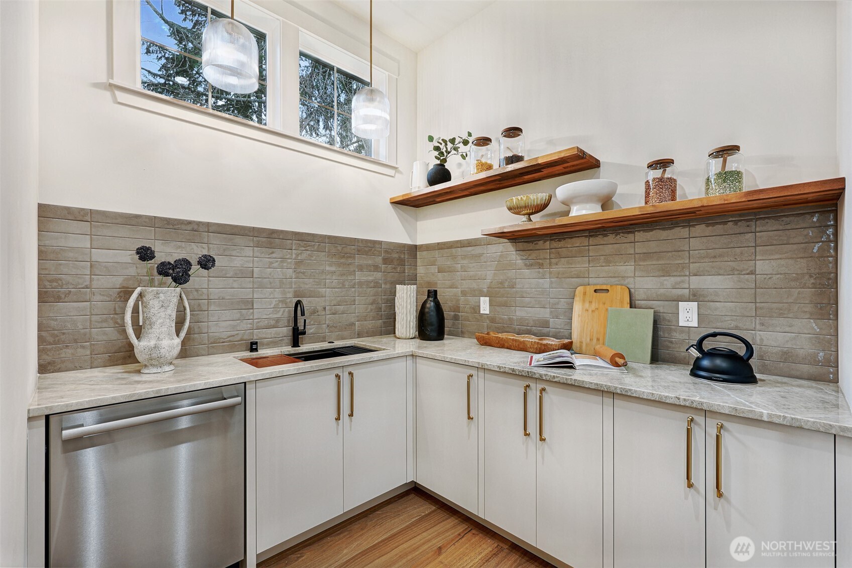 8217 22nd Place NE, Seattle, WA 98115