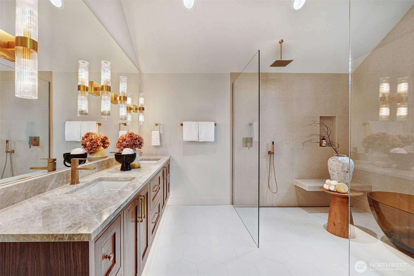 8217 22nd Place NE, Seattle, WA 98115