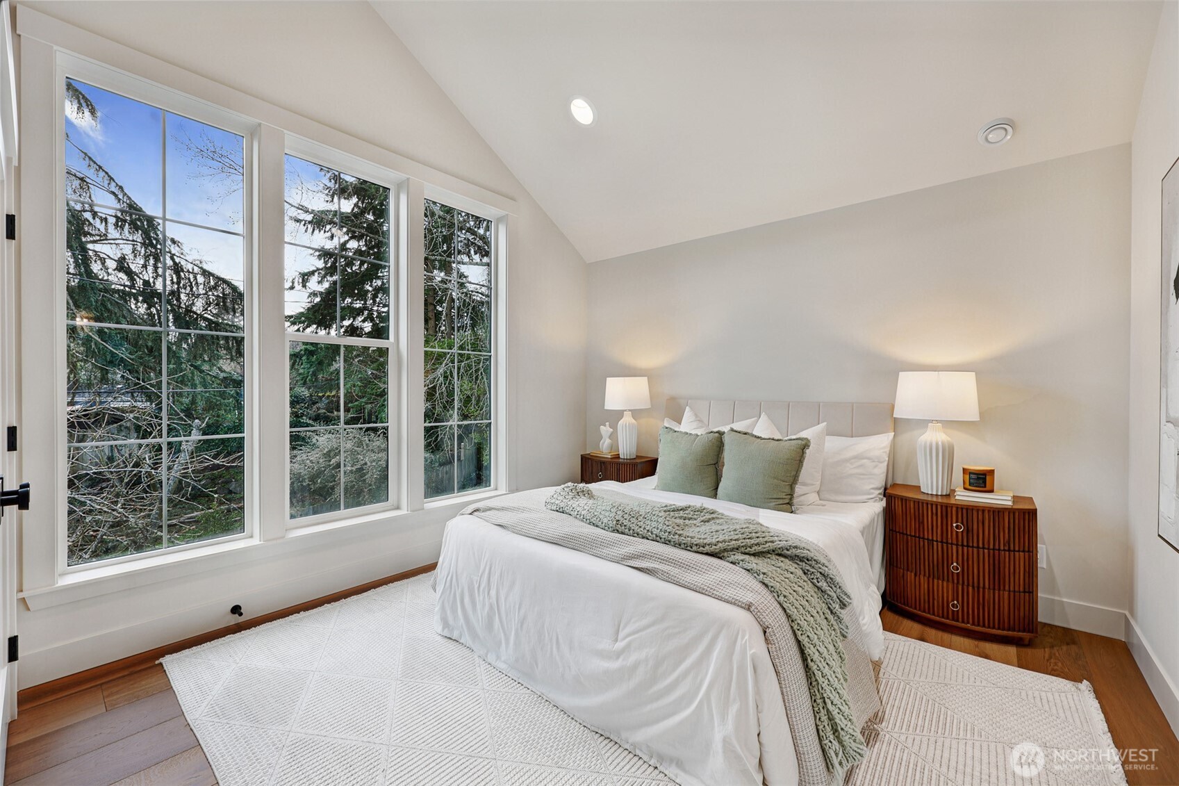 8217 22nd Place NE, Seattle, WA 98115