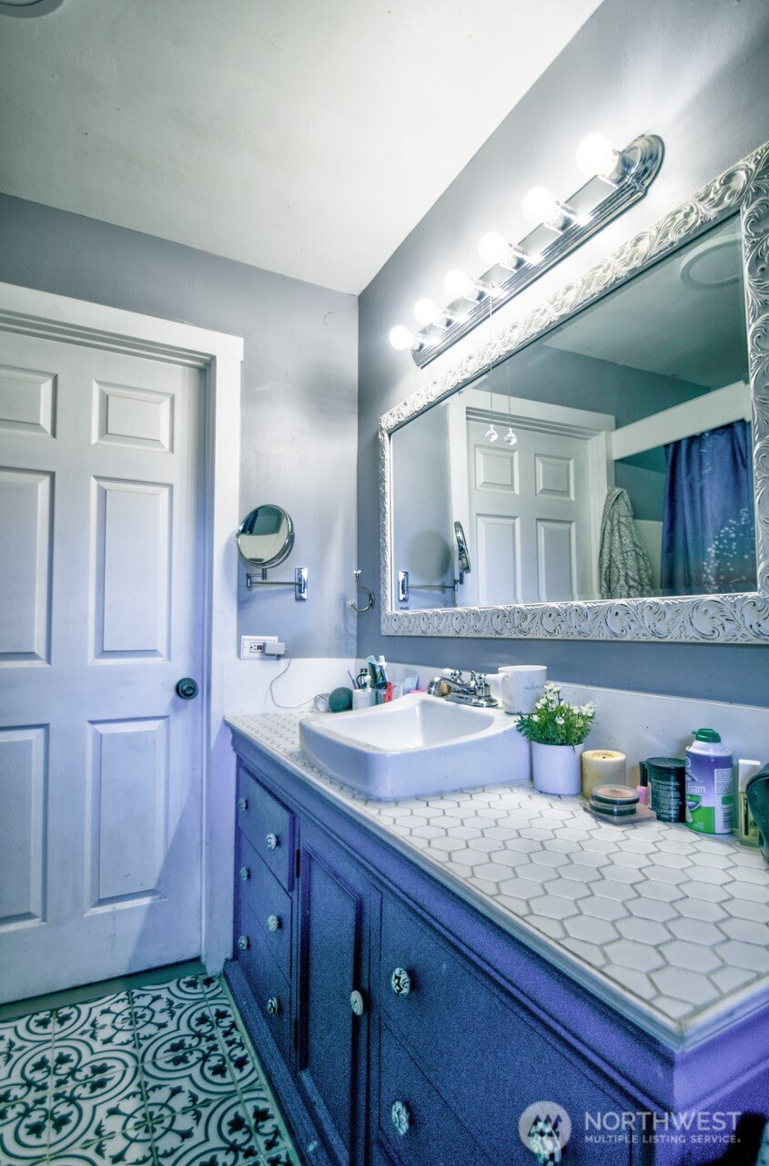1017 S 48th Street , Tacoma, WA 98408