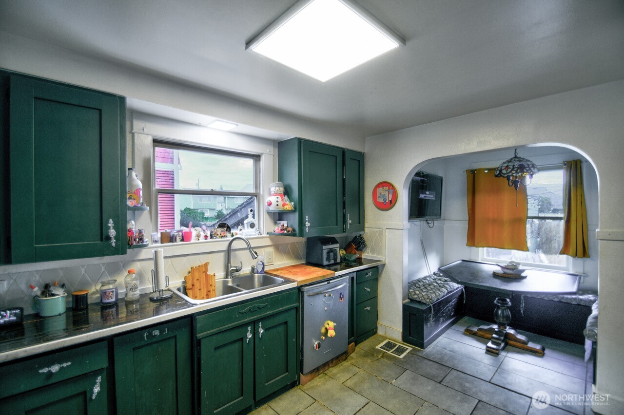 1017 S 48th Street , Tacoma, WA 98408