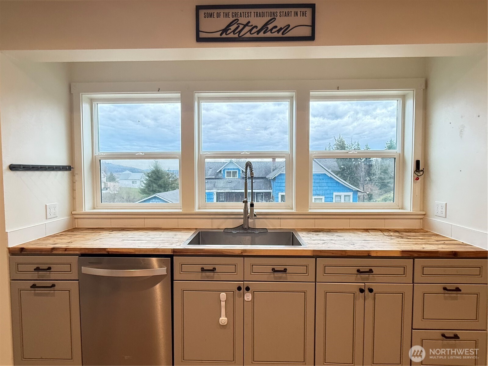 403 A Street , South Bend, WA 98586